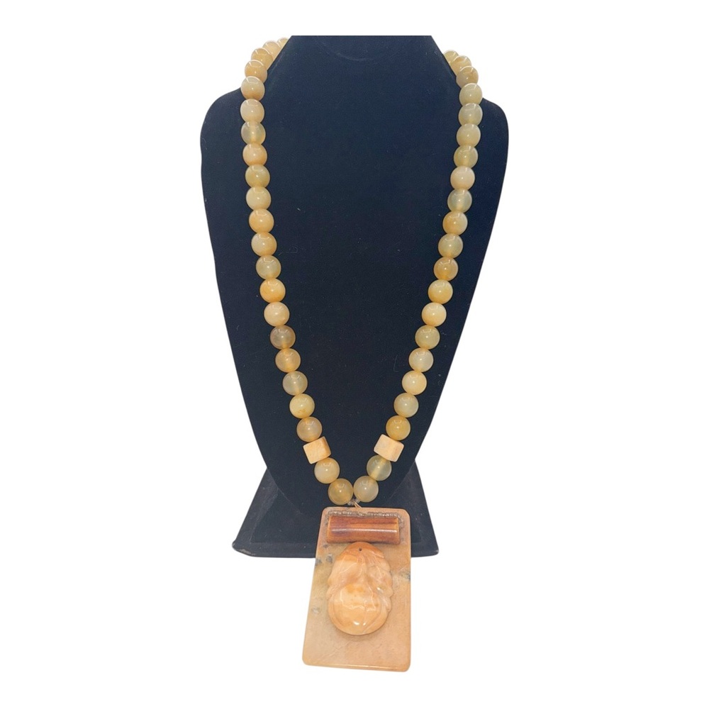Vintage Chinese Yellow Jade Beaded Shoushan Rabbit Pendant Necklace